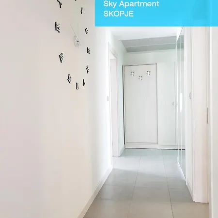 Royal On The 24th Sky アパート スコピエ